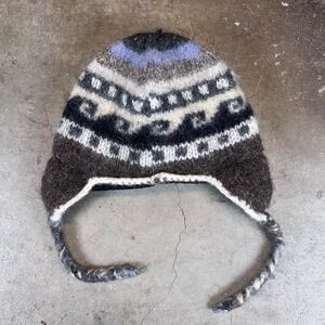 Vintage 90s Grey and blue wool hat with hand-knitted design and fleece lining